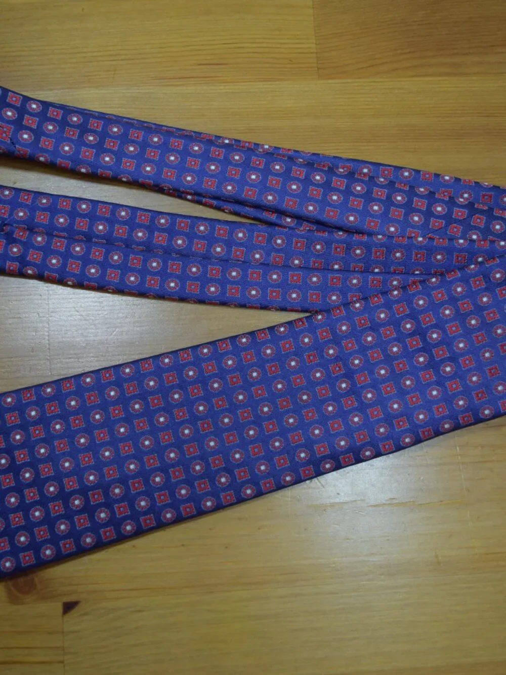 $550 BRIONI Navy Blue Red Aqua Geometric Medallion Handmade Italy Silk Neck Tie